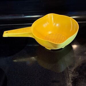 Vintage Tupperware Sunny Yellow 1-quart Strainer
